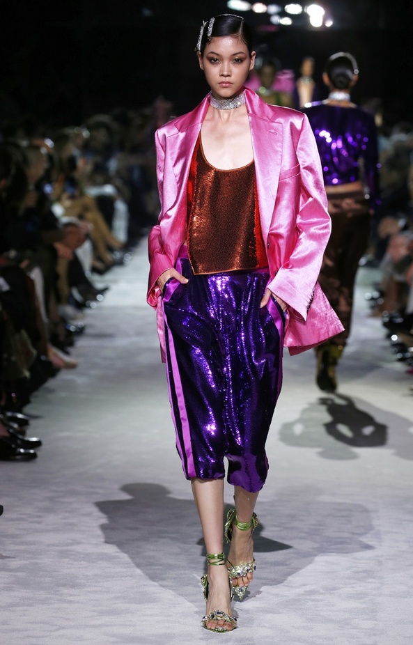 عرض أزياء Tom Ford لربيع وصيف 2022 من أسبوع الموضة في نيويورك