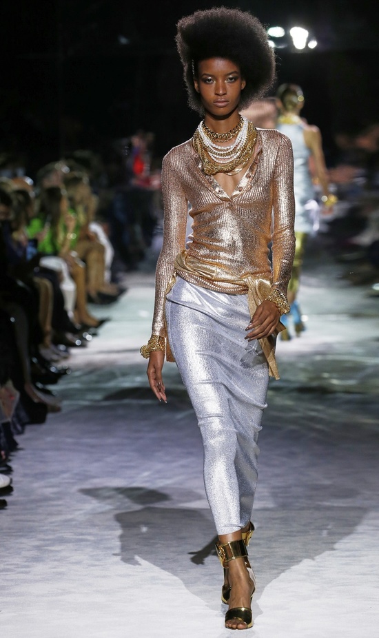 عرض أزياء Tom Ford لربيع وصيف 2022 من أسبوع الموضة في نيويورك