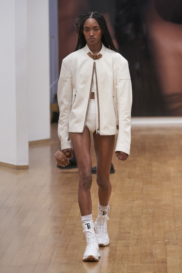 مجموعة Tod s لربيع وصيف 2022 من أسبوع الموضة في ميلانو