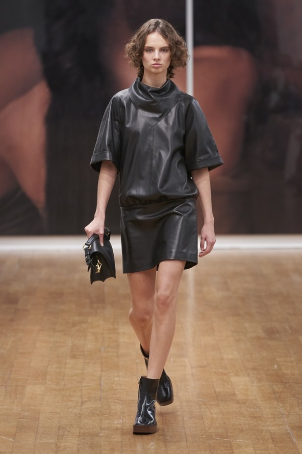 مجموعة Tod s لربيع وصيف 2022 من أسبوع الموضة في ميلانو