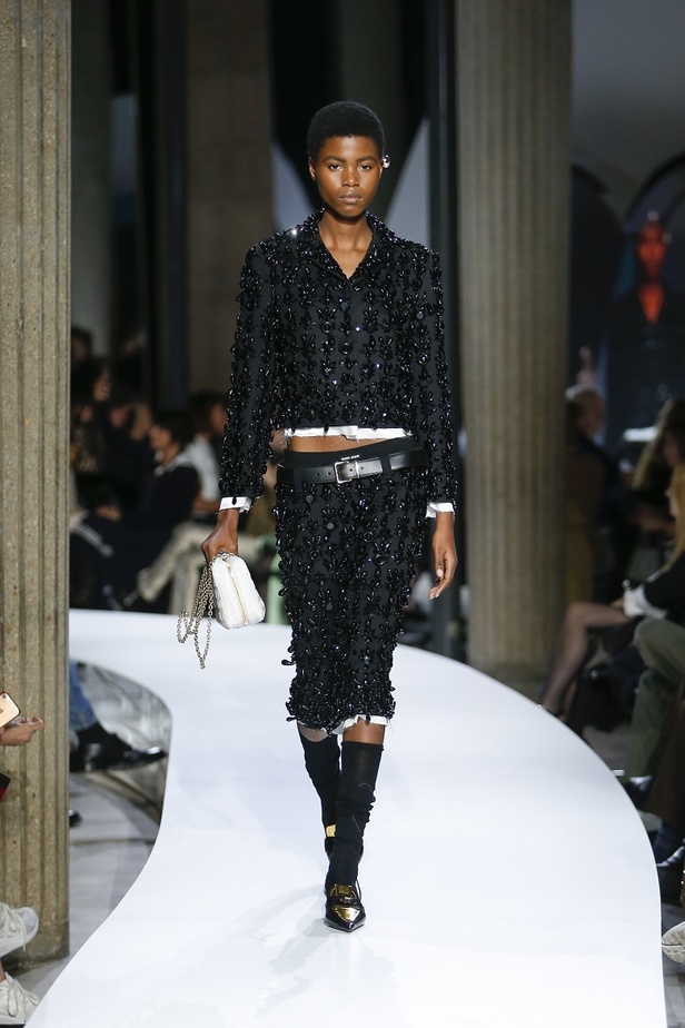 مجموعة Miu Miu لربيع وصيف 2022 من أسبوع الموضة في باريس