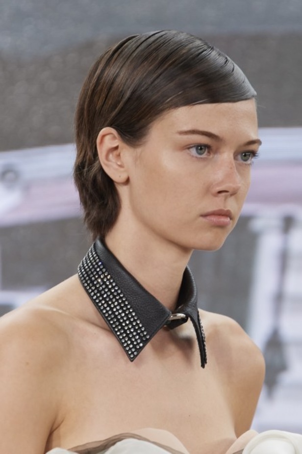 عرض أزياء مجموعة Vivienne Westwood لربيع وصيف 2022 من أسبوع الموضة في باريس