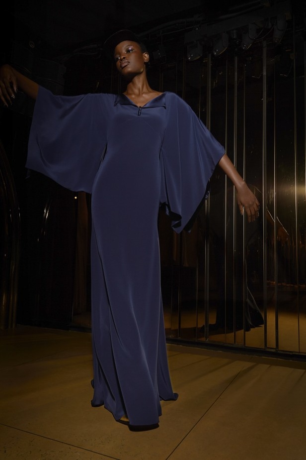 عرض أزياء Alexis Mabille لربيع وصيف 2022 من أسبوع الموضة في باريس