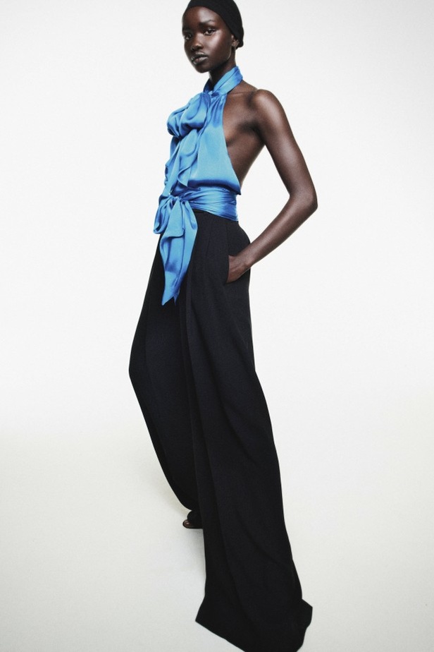 عرض أزياء مجموعة ALEXANDRE VAUTHIER لربيع وصيف 2022 من أسبوع الموضة في باريس