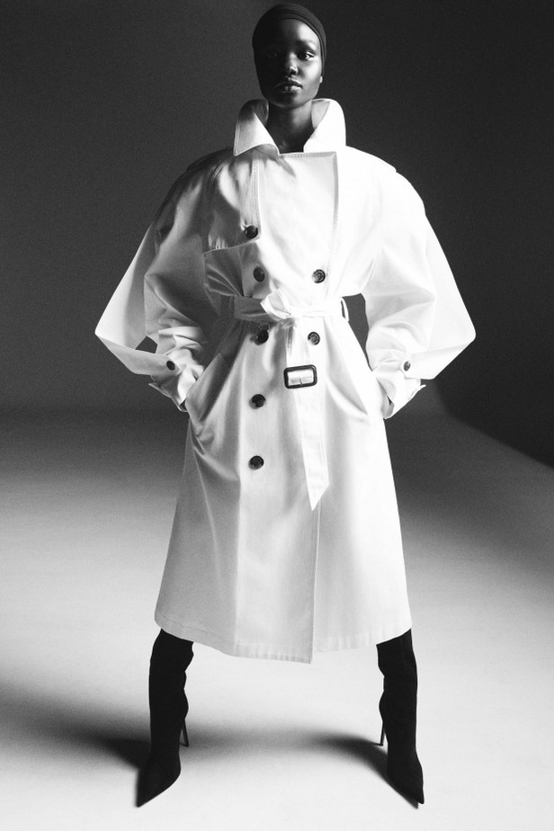 عرض أزياء مجموعة ALEXANDRE VAUTHIER لربيع وصيف 2022 من أسبوع الموضة في باريس