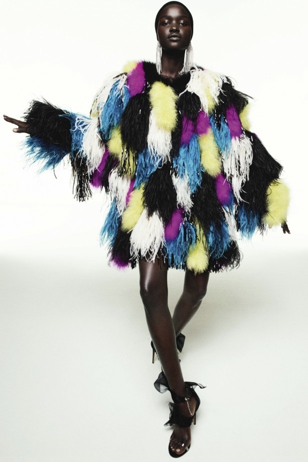 عرض أزياء مجموعة ALEXANDRE VAUTHIER لربيع وصيف 2022 من أسبوع الموضة في باريس