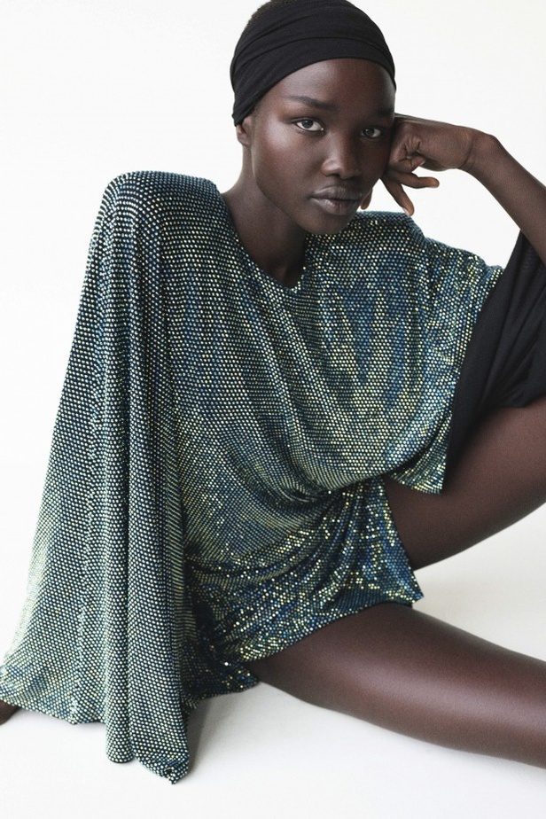 عرض أزياء مجموعة ALEXANDRE VAUTHIER لربيع وصيف 2022 من أسبوع الموضة في باريس