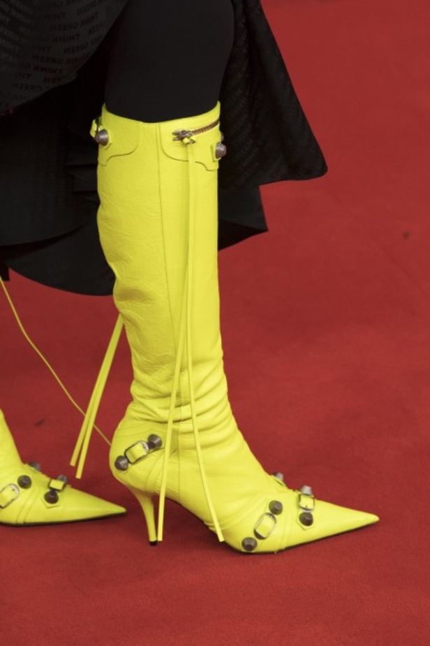 مجموعة بالنسياغا لموسم ربيع وصيف 2022