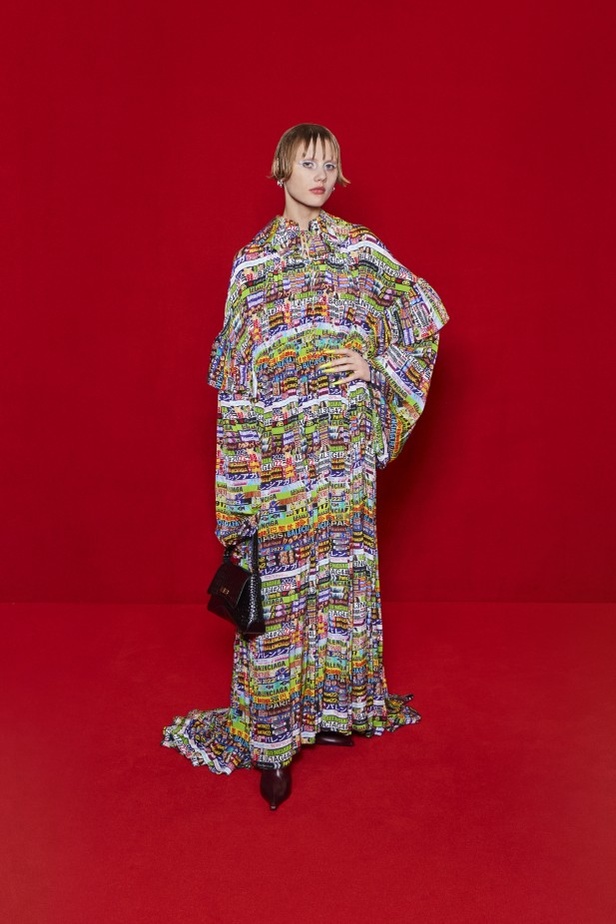 مجموعة بالنسياغا لموسم ربيع وصيف 2022