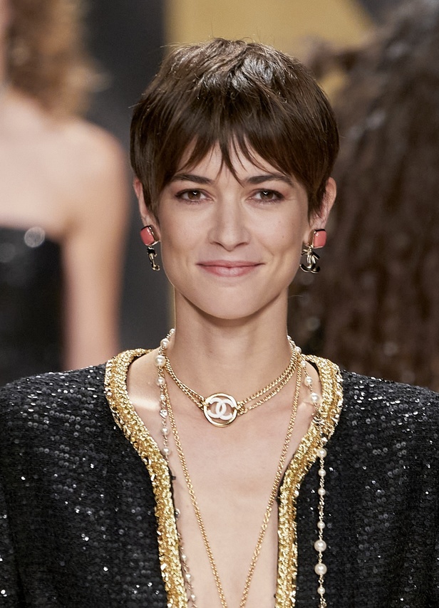 مجموعة CHANEL لربيع وصيف 2022 من أسبوع الموضة في باريس