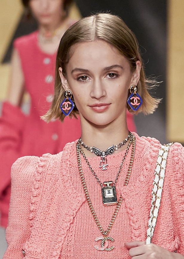 مجموعة CHANEL لربيع وصيف 2022 من أسبوع الموضة في باريس