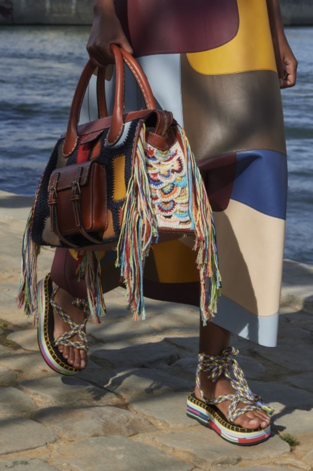 عرض أزياء كلوي لموسم ربيع وصيف 2022