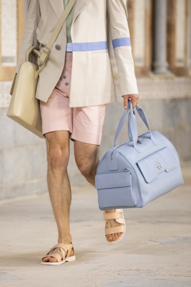 مجموعة أزياء جورج حبيقة لربيع وصيف 2022 بوحي من زهرة الأوركيد