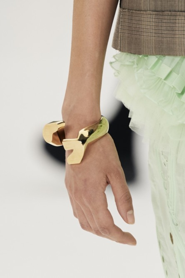 عرض أزياء Givenchy لربيع وصيف 2022 من أسبوع الموضة في باريس