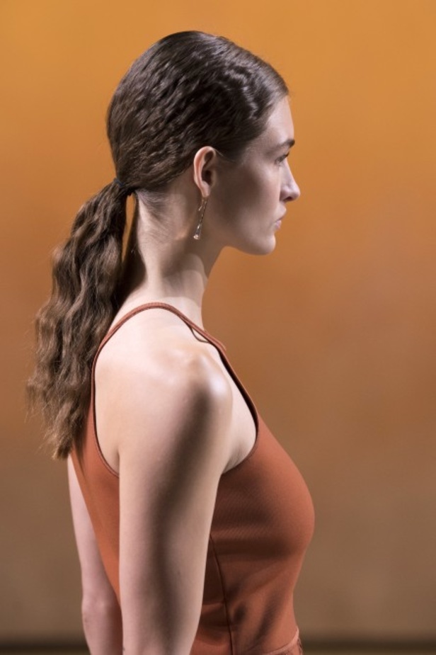 عرض أزياء مجموعة Hermes لربيع وصيف 2022 من أسبوع الموضة في باريس