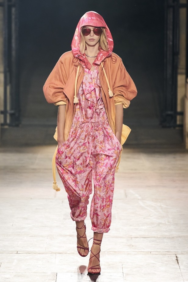 عرض أزياء مجموعة Isabel Marant للملابس الجاهزة من أسبوع الموضة في باريس 2021