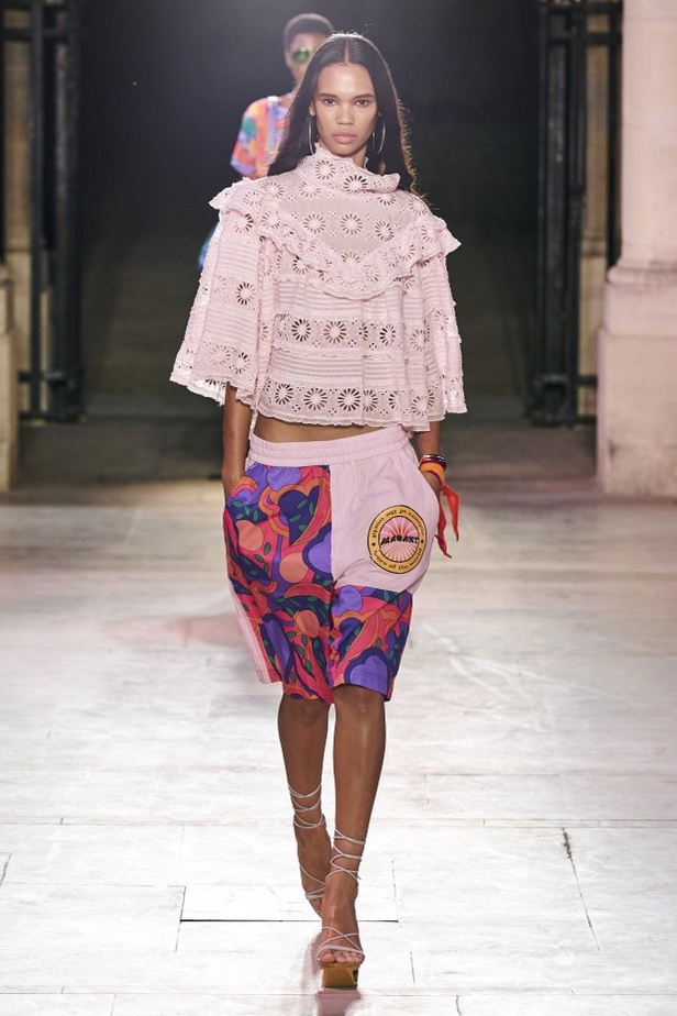 عرض أزياء مجموعة Isabel Marant للملابس الجاهزة من أسبوع الموضة في باريس 2021