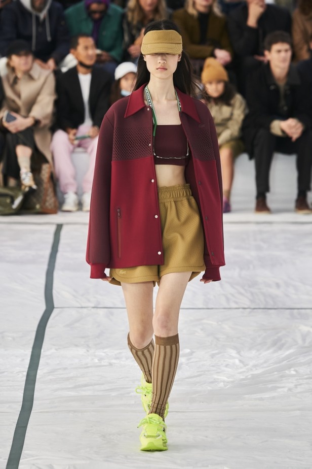 مجموعة أزياء لاكوست لربيع وصيف 2022 من أسبوع الموضة في باريس