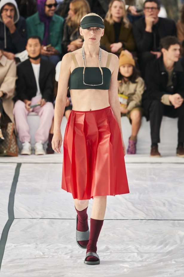 مجموعة أزياء لاكوست لربيع وصيف 2022 من أسبوع الموضة في باريس