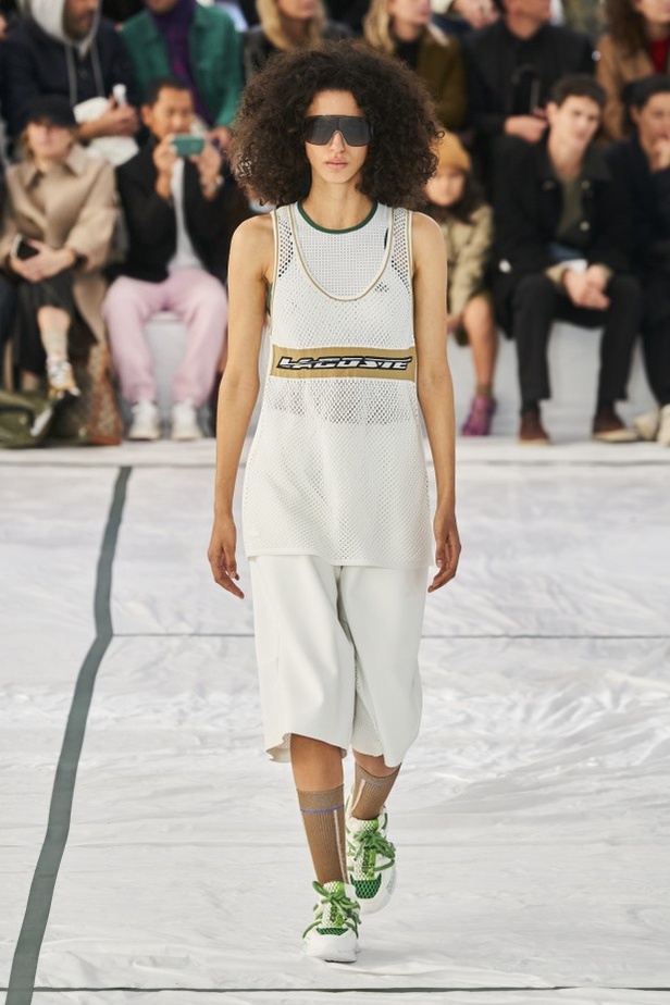 مجموعة أزياء لاكوست لربيع وصيف 2022 من أسبوع الموضة في باريس