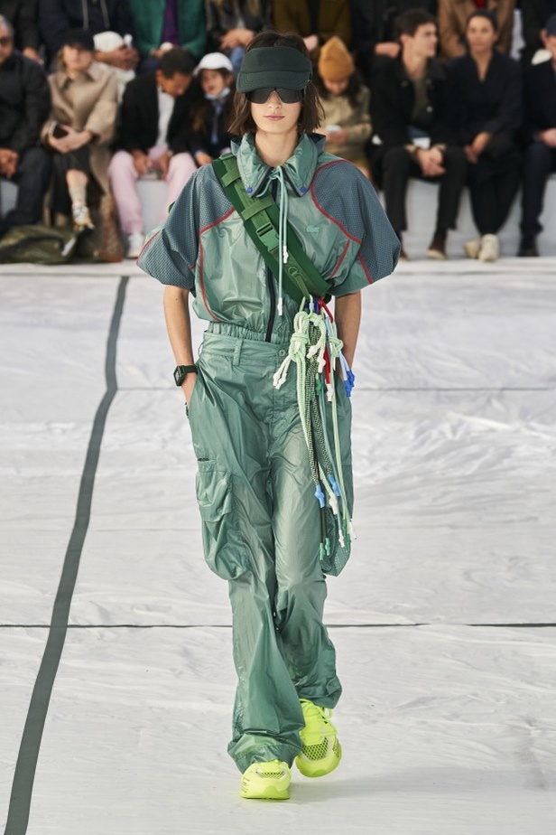 مجموعة أزياء لاكوست لربيع وصيف 2022 من أسبوع الموضة في باريس