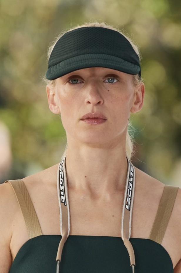 مجموعة أزياء لاكوست لربيع وصيف 2022 من أسبوع الموضة في باريس