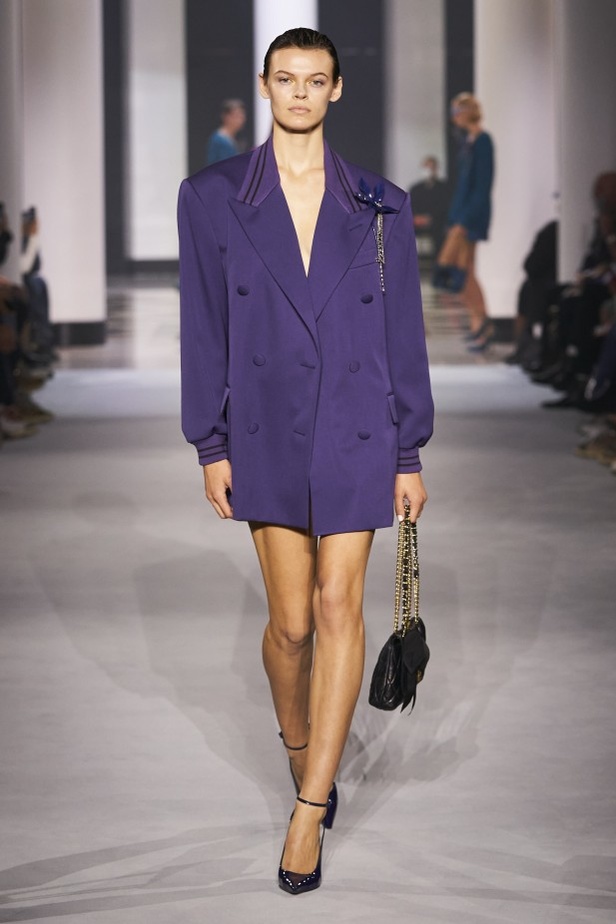 عرض أزياء Lanvin لربيع وصيف 2022 من أسبوع الموضة في باريس 