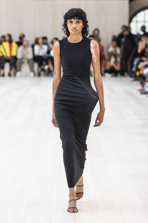 مجموعة لويفي لموسم ربيع وصيف 2022