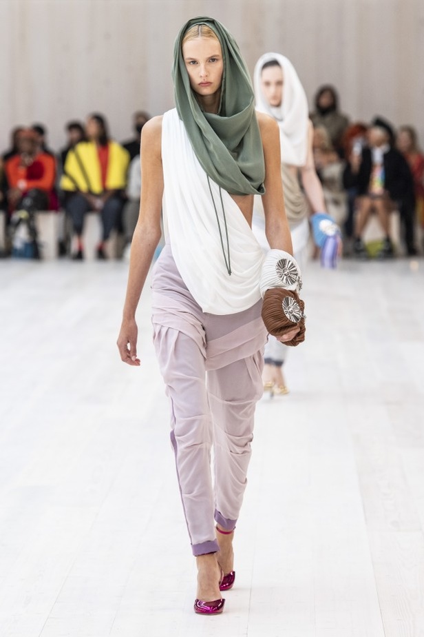 مجموعة لويفي لموسم ربيع وصيف 2022