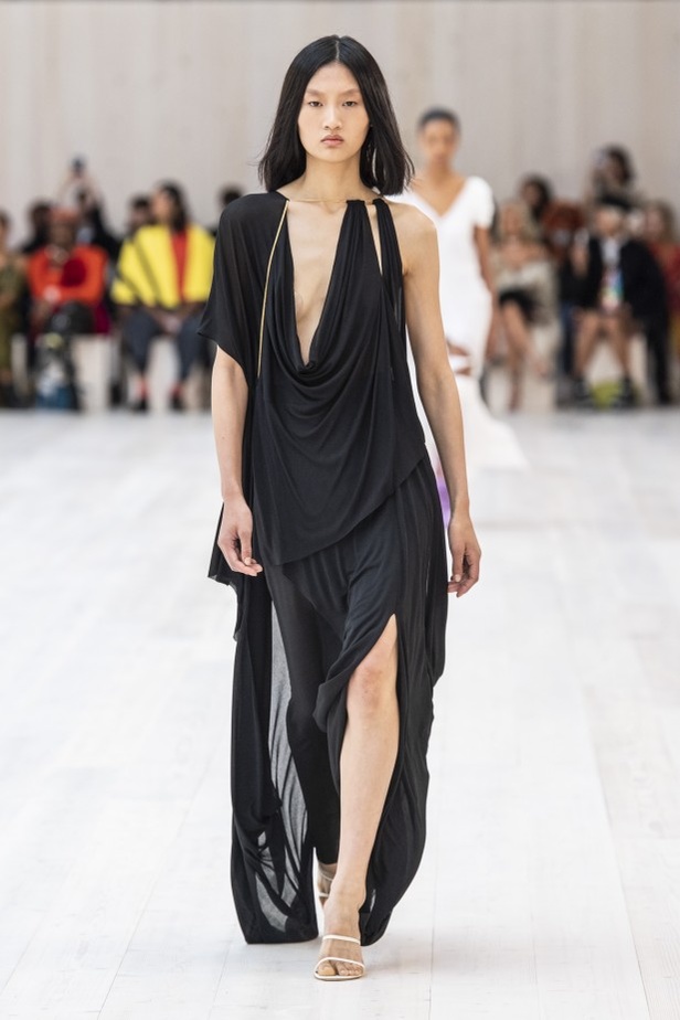 مجموعة لويفي لموسم ربيع وصيف 2022