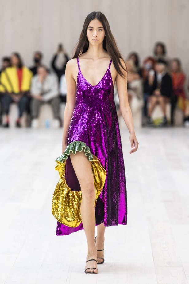 مجموعة لويفي لموسم ربيع وصيف 2022