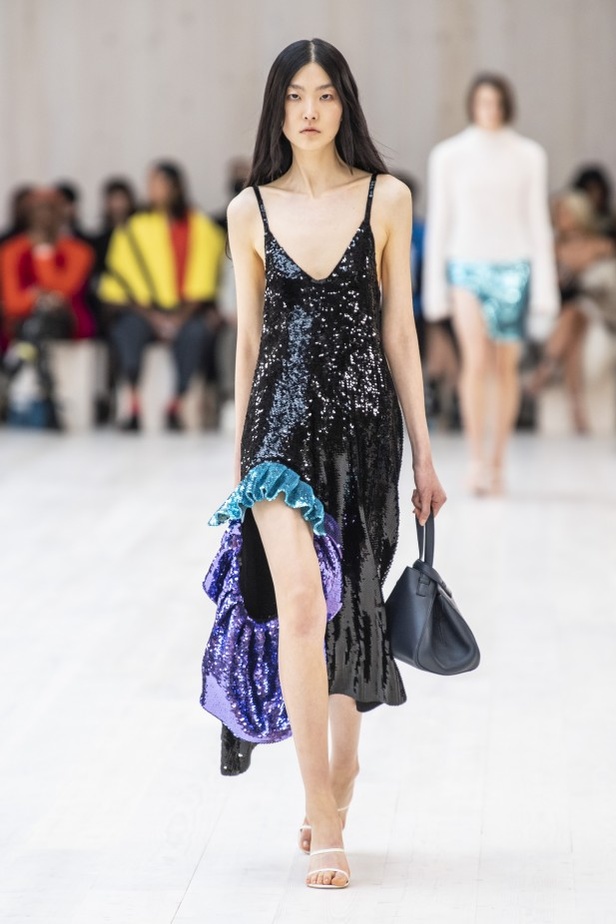 مجموعة لويفي لموسم ربيع وصيف 2022