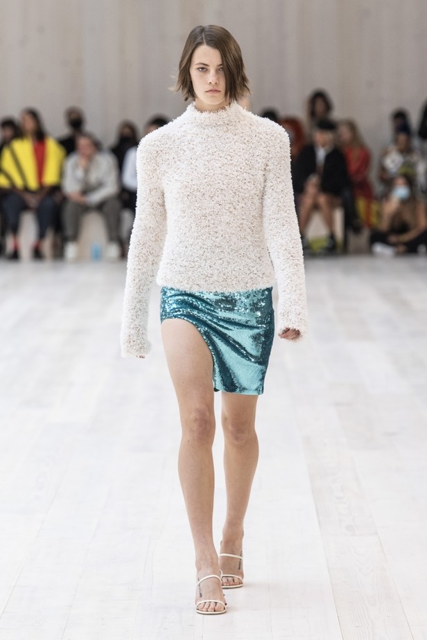 مجموعة لويفي لموسم ربيع وصيف 2022