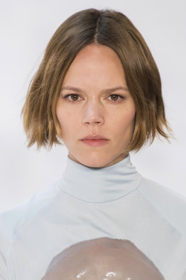 عرض أزياء لويفي لموسم ربيع وصيف 2022