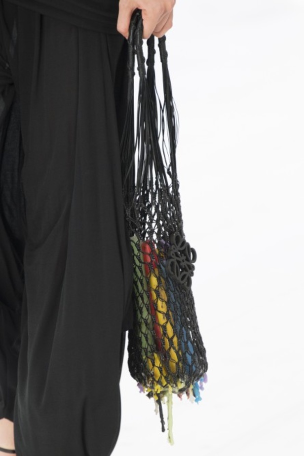 عرض أزياء لويفي لموسم ربيع وصيف 2022