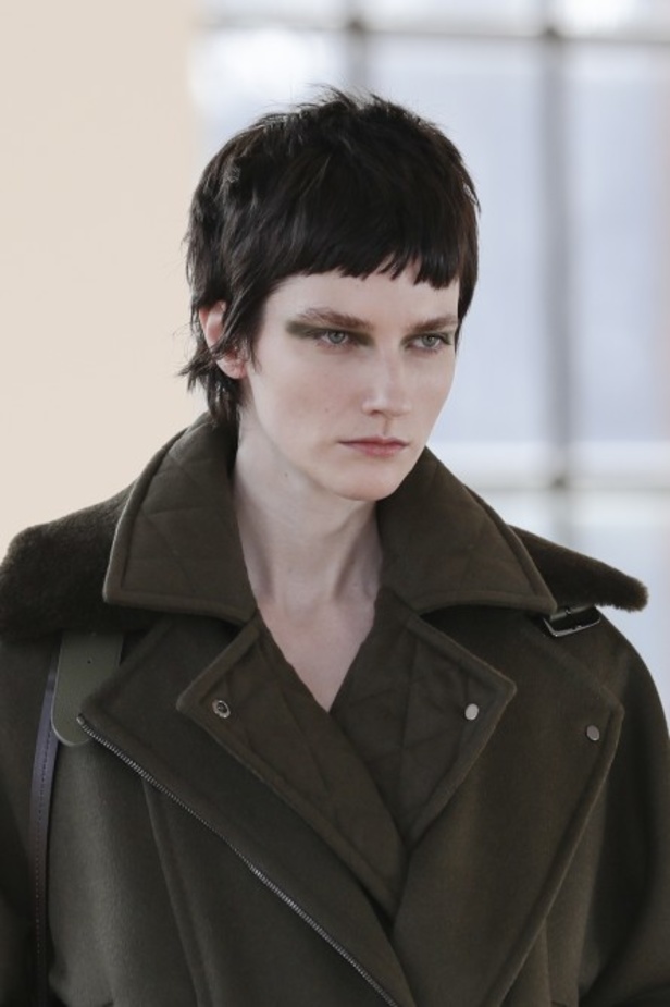 مجموعة Max Mara ريزورت 2022 تذكّرنا بفن السفر