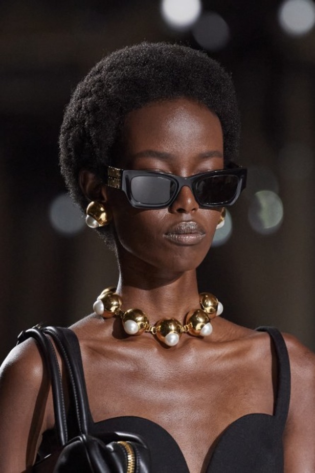 مجموعة Miu Miu لربيع وصيف 2022 من أسبوع الموضة في باريس