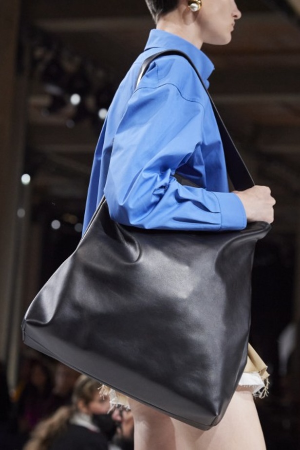 مجموعة Miu Miu لربيع وصيف 2022 من أسبوع الموضة في باريس