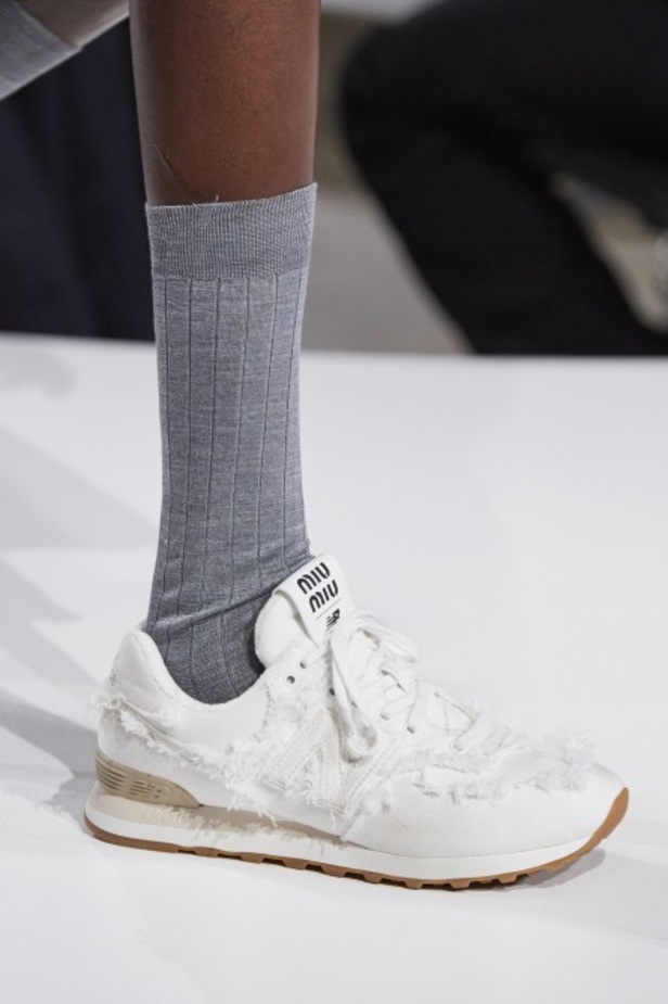 مجموعة Miu Miu لربيع وصيف 2022 من أسبوع الموضة في باريس