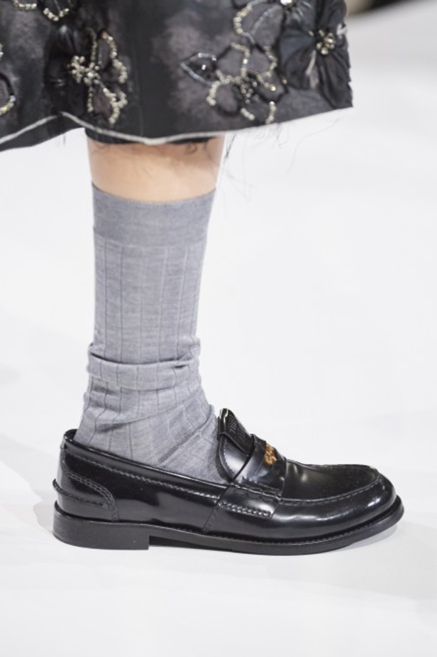 مجموعة Miu Miu لربيع وصيف 2022 من أسبوع الموضة في باريس