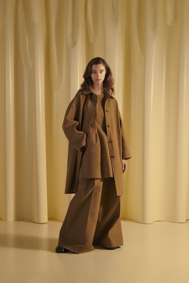 عرض أزياء Maison Rabih Kayrouz لربيع وصيف 2022 من أسبوع الموضة في باريس