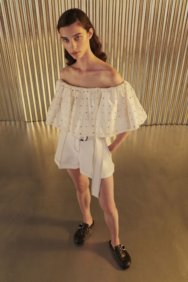 عرض أزياء Maison Rabih Kayrouz لربيع وصيف 2022 من أسبوع الموضة في باريس