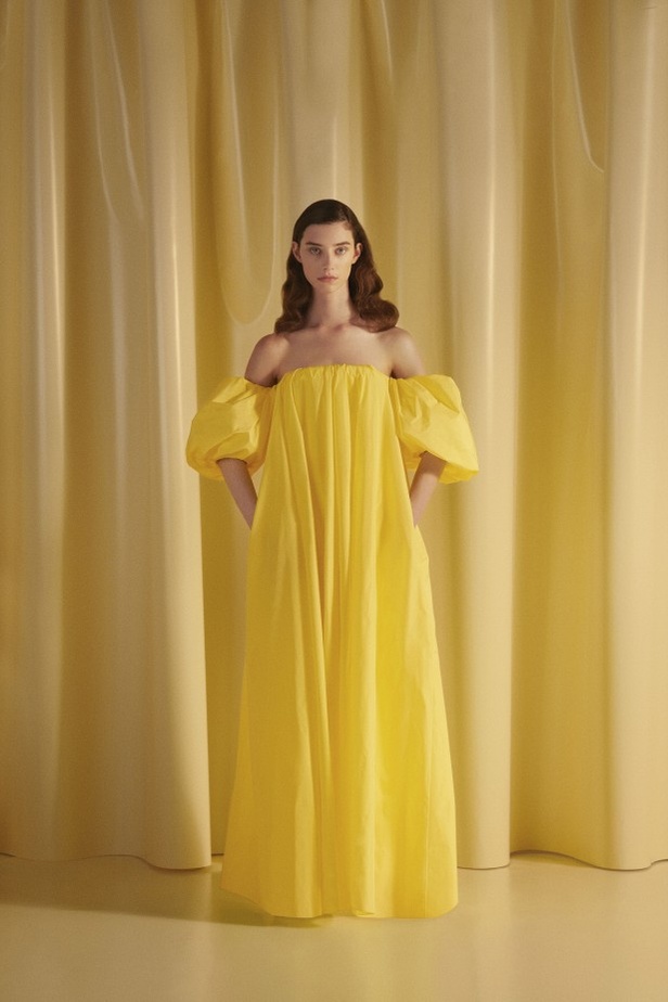 عرض أزياء Maison Rabih Kayrouz لربيع وصيف 2022 من أسبوع الموضة في باريس