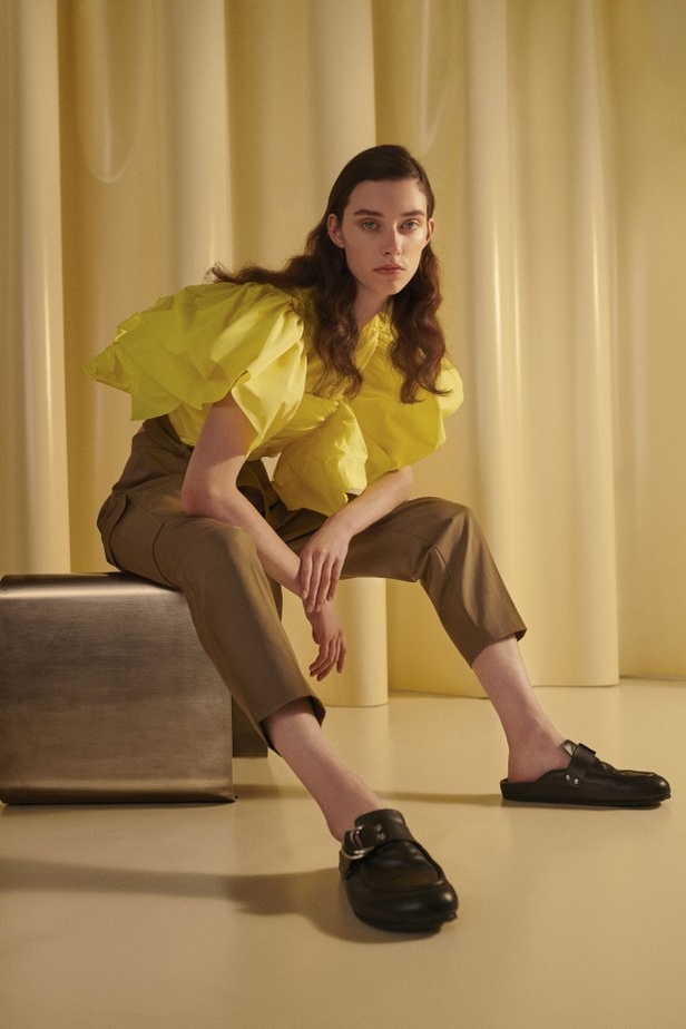 عرض أزياء Maison Rabih Kayrouz لربيع وصيف 2022 من أسبوع الموضة في باريس