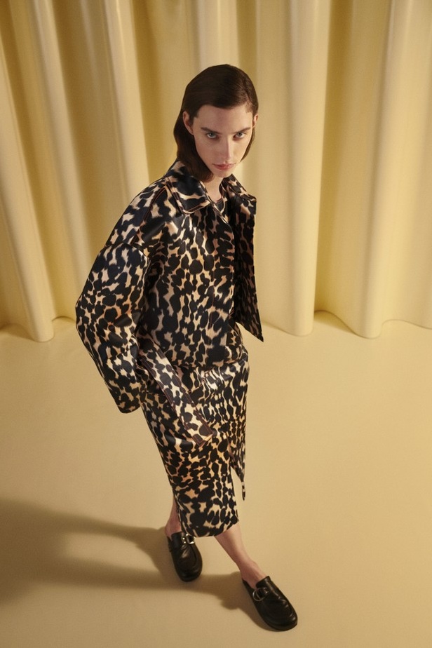 عرض أزياء Maison Rabih Kayrouz لربيع وصيف 2022 من أسبوع الموضة في باريس