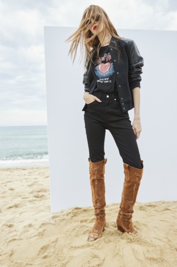 عرض أزياء مجموعة Zadig & Voltaire لربيع وصيف 2022 من أسبوع الموضة في باريس