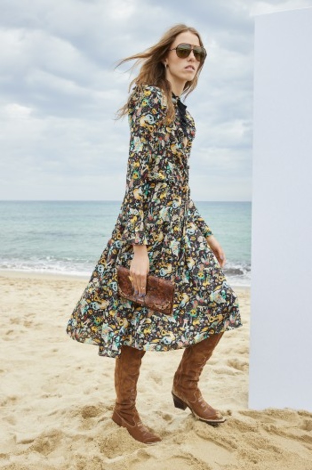 عرض أزياء مجموعة Zadig & Voltaire لربيع وصيف 2022 من أسبوع الموضة في باريس