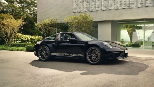 بورشه تطرح سيارتين حصريتين بمناسبة اليوبيل الذهبي لتأسيس بورشه ديزاين