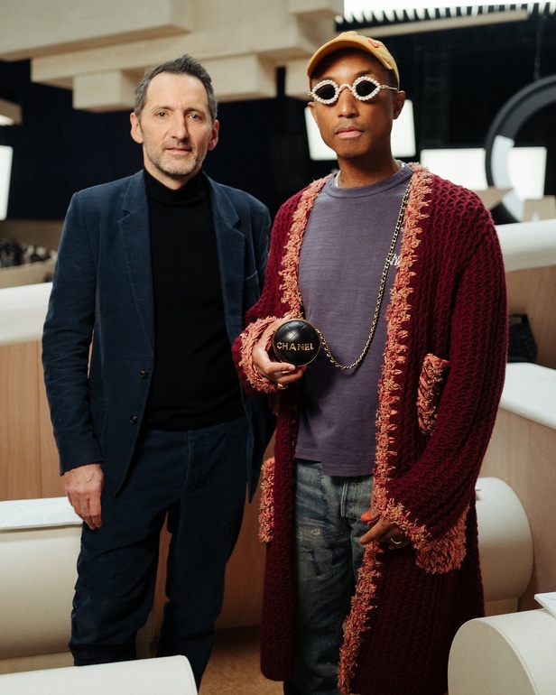 مجموعة دار CHANEL للأزياء الراقية لربيع وصيف 2022 تناغم بين الخيال والواقع