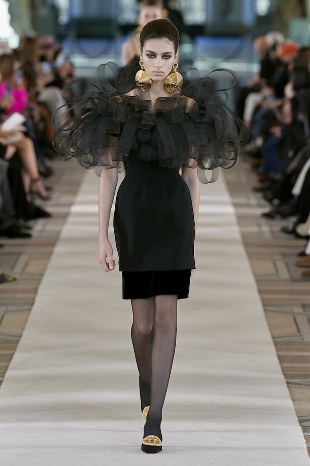 مجموعة Schiaparelli للهوت كوتور لموسم ربيع وصيف 2022